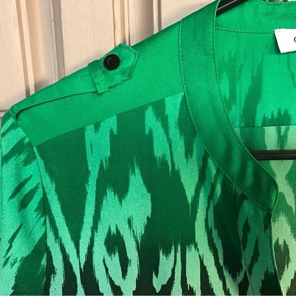 Calvin Klein Blouse SzM Graphic Gradient Print No Collar Button Down Long Sleeve - Picture 6 of 7